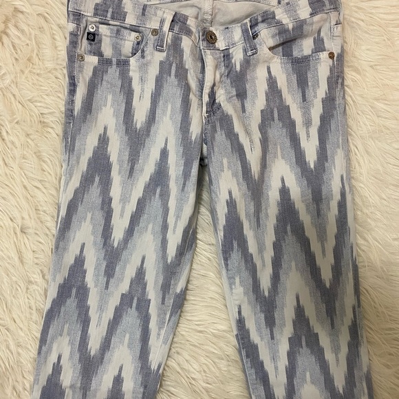 AG ~ Women’s The Stilt Cigarette Leg Denim Jeans IKAT pattern (Chevron) Size 28R - Picture 12 of 13